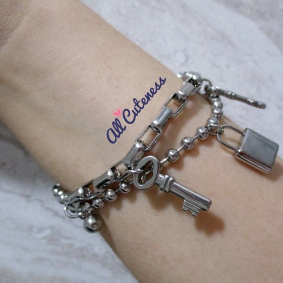 (NWOT) Charm Bracelet - Picture 1 of 2